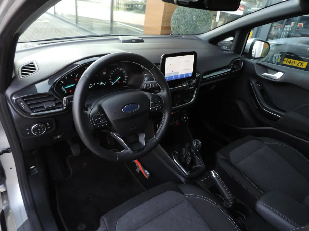 1.0-T Active X 21.000km | 1e Eig | ECC | B&O | Priv.glas | Winterpack | Cruise contr | 17” | CarPlay | PDC | Navi
