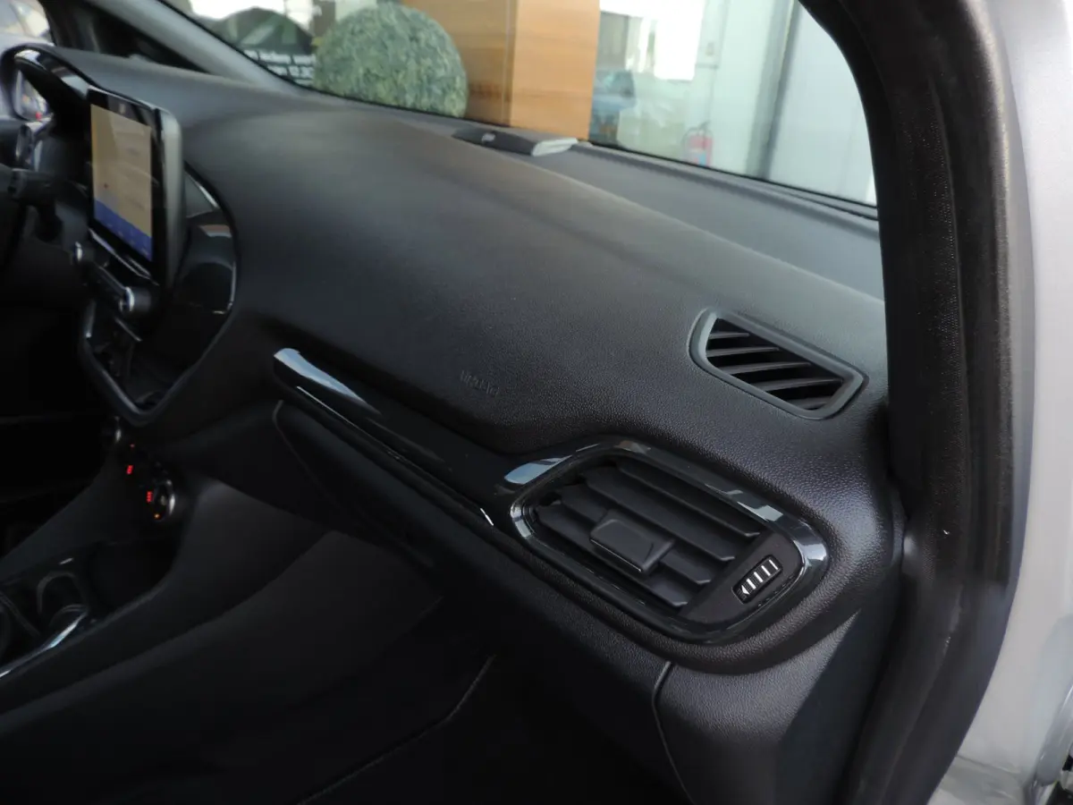 1.0-T Active X 21.000km | 1e Eig | ECC | B&O | Priv.glas | Winterpack | Cruise contr | 17” | CarPlay | PDC | Navi