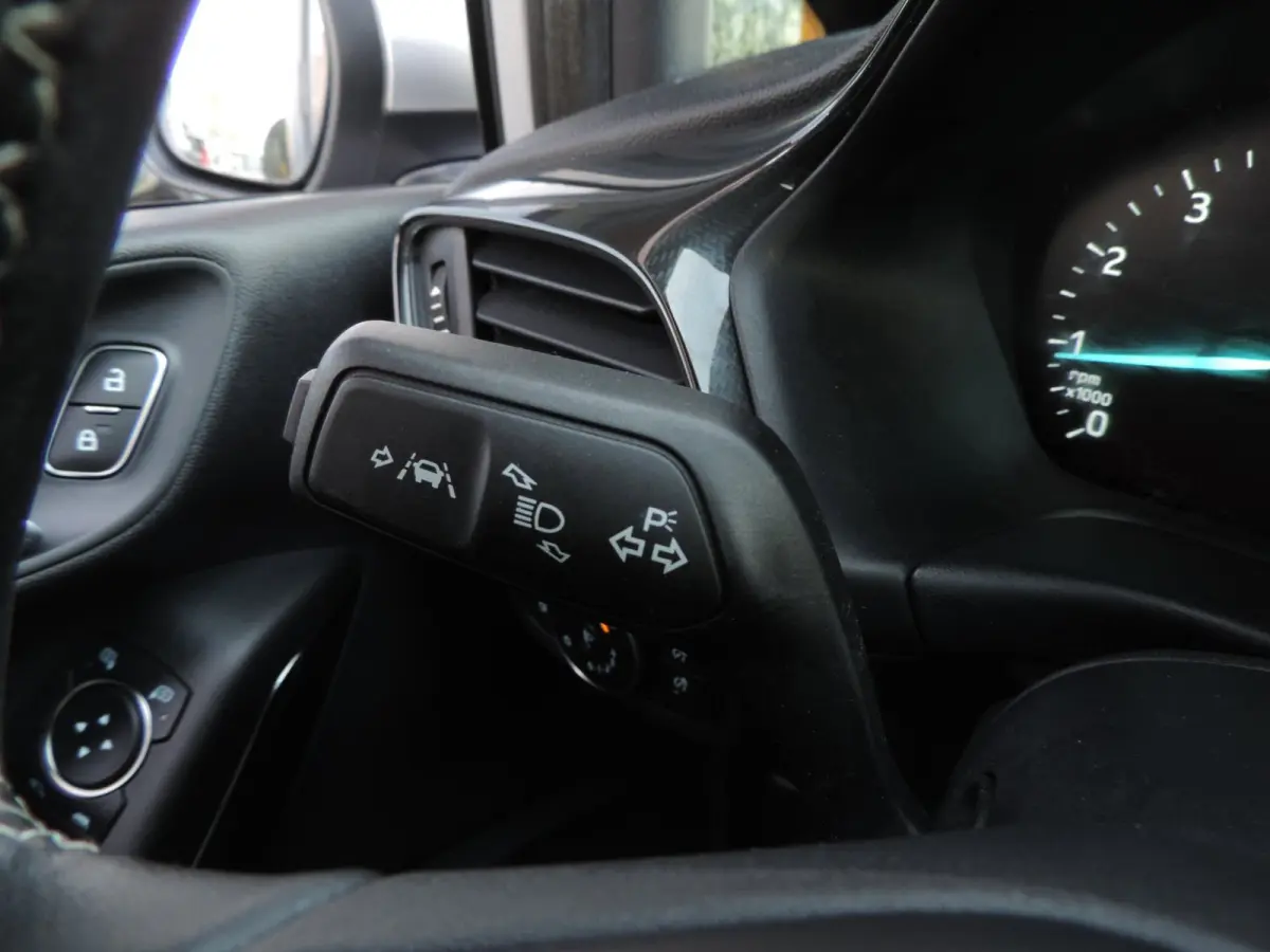 1.0-T Active X 21.000km | 1e Eig | ECC | B&O | Priv.glas | Winterpack | Cruise contr | 17” | CarPlay | PDC | Navi