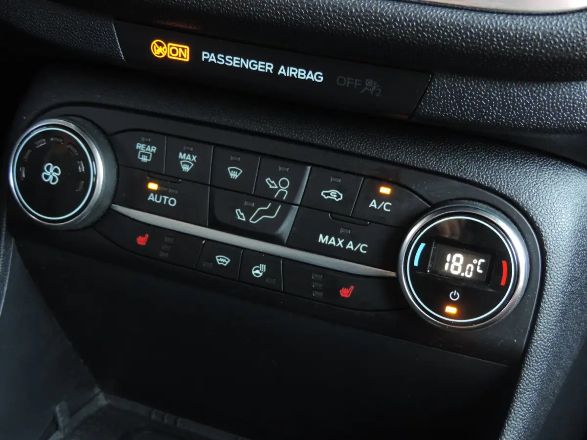 1.0-T Active X 21.000km | 1e Eig | ECC | B&O | Priv.glas | Winterpack | Cruise contr | 17” | CarPlay | PDC | Navi