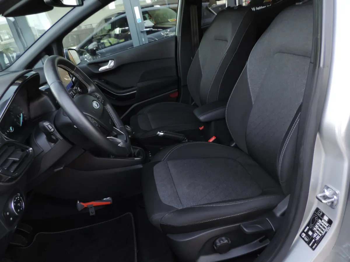 1.0-T Active X 21.000km | 1e Eig | ECC | B&O | Priv.glas | Winterpack | Cruise contr | 17” | CarPlay | PDC | Navi