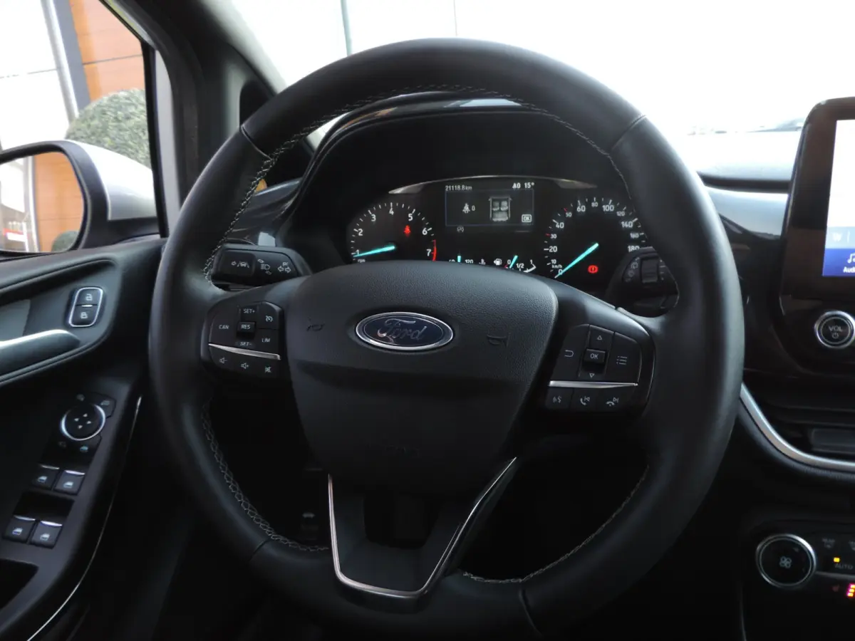 1.0-T Active X 21.000km | 1e Eig | ECC | B&O | Priv.glas | Winterpack | Cruise contr | 17” | CarPlay | PDC | Navi