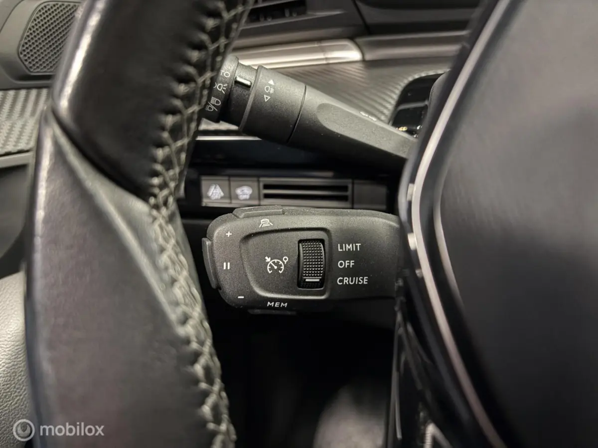 1.5 BlueHDI Blue Lease Active CARPLAY / NAVI / CLIMA / ADAP.CRUISE / LED /