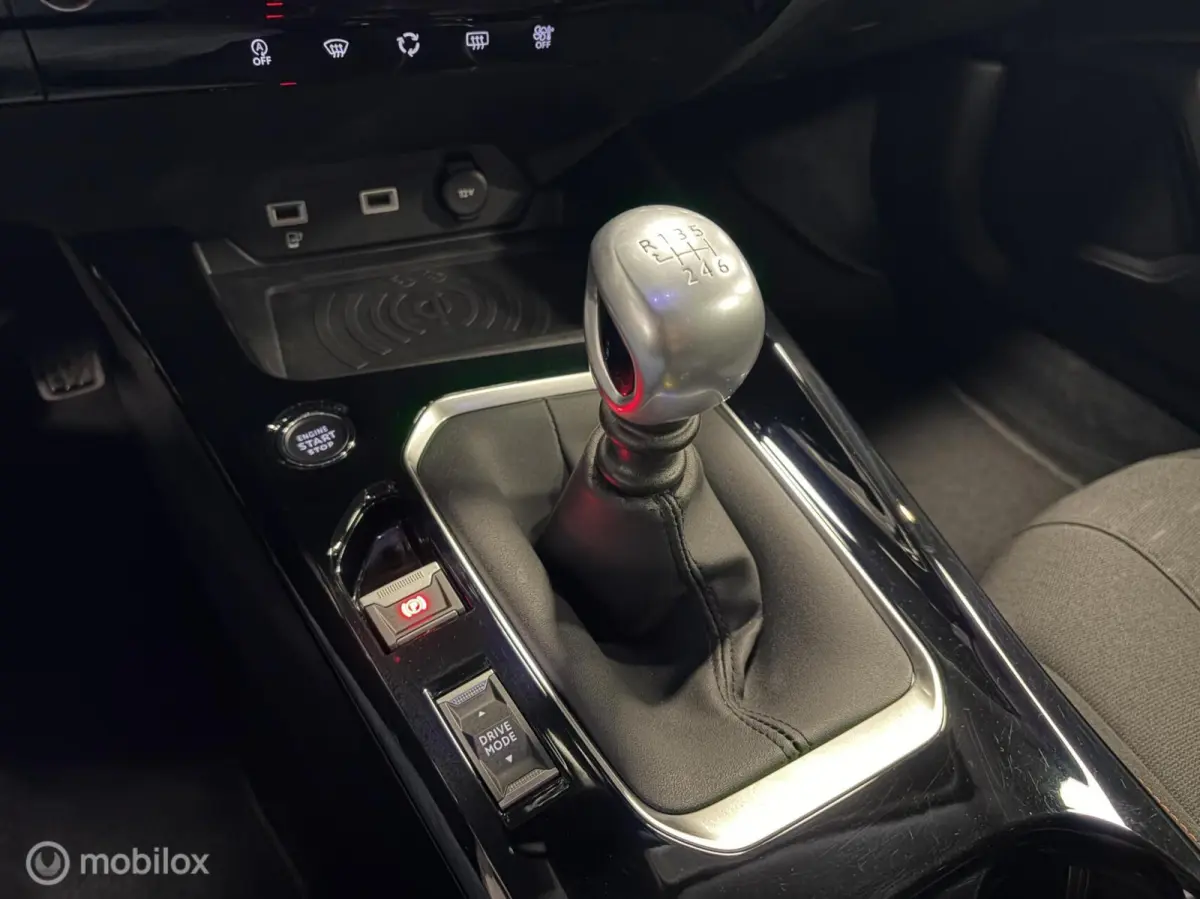 1.5 BlueHDI Blue Lease Active CARPLAY / NAVI / CLIMA / ADAP.CRUISE / LED /