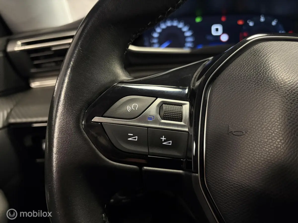 1.5 BlueHDI Blue Lease Active CARPLAY / NAVI / CLIMA / ADAP.CRUISE / LED /