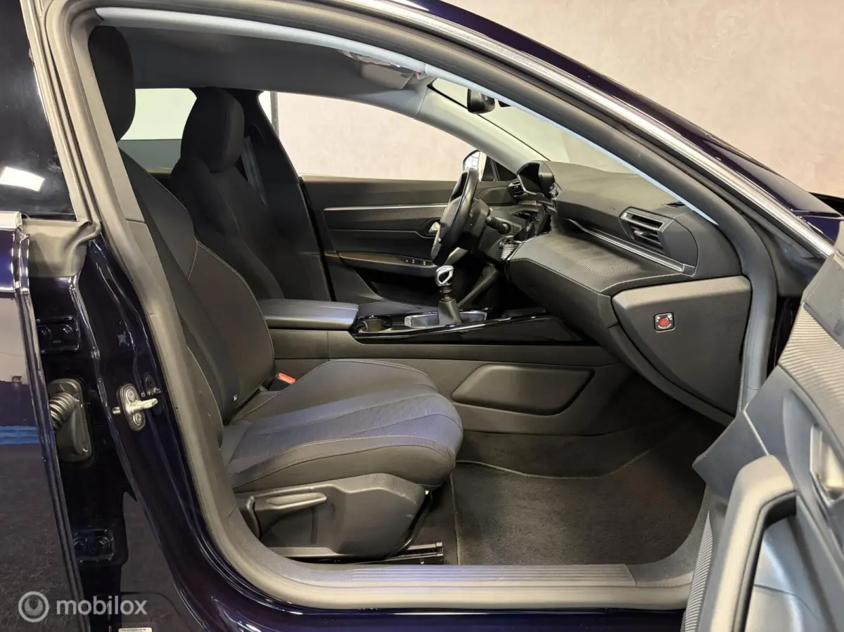 1.5 BlueHDI Blue Lease Active CARPLAY / NAVI / CLIMA / ADAP.CRUISE / LED /