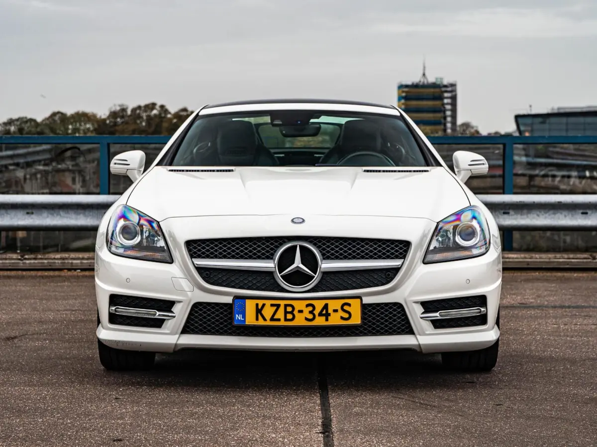 200 AMG 184 PK AUT | Panoramadak | Leder | Nekverwarming | Stoelverwarming | Navigatie | Cruise Control | 18"