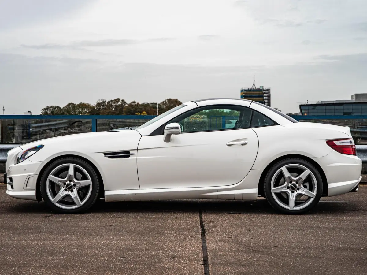 200 AMG 184 PK AUT | Panoramadak | Leder | Nekverwarming | Stoelverwarming | Navigatie | Cruise Control | 18"