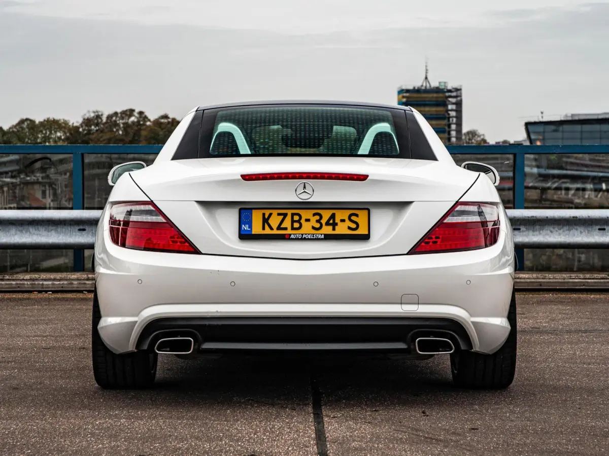 200 AMG 184 PK AUT | Panoramadak | Leder | Nekverwarming | Stoelverwarming | Navigatie | Cruise Control | 18"