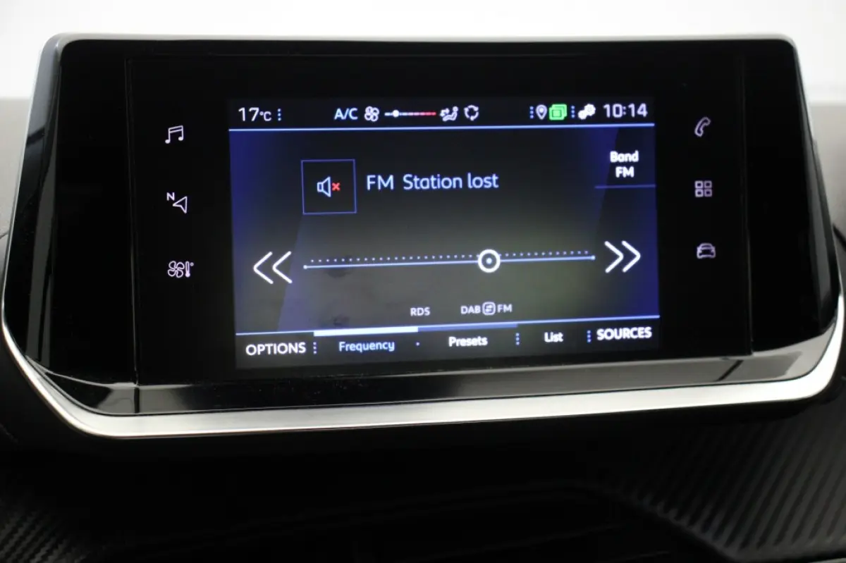 1.2 PureTech Active Pack - Carplay, Navi, LM velgen