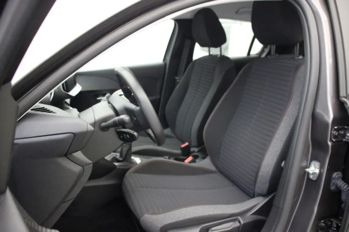 1.2 PureTech Active Pack - Carplay, Navi, LM velgen
