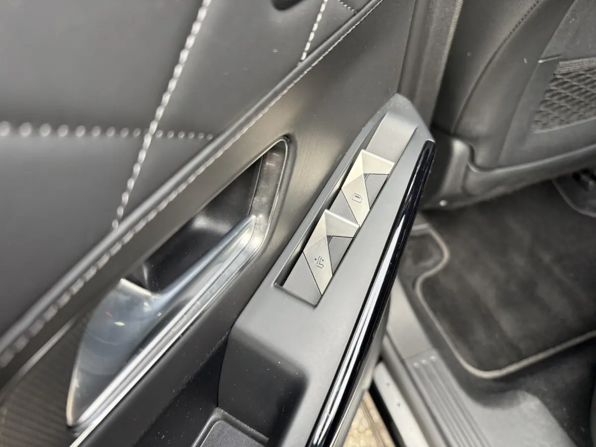 E-Tense Rivoli Aut. SOH 91% | PHEV 225pk | Leer | Navi & CarPlay | Camera