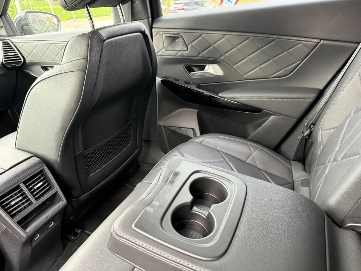 E-Tense Rivoli Aut. SOH 91% | PHEV 225pk | Leer | Navi & CarPlay | Camera