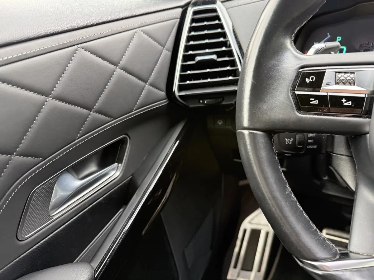 E-Tense Rivoli Aut. SOH 91% | PHEV 225pk | Leer | Navi & CarPlay | Camera