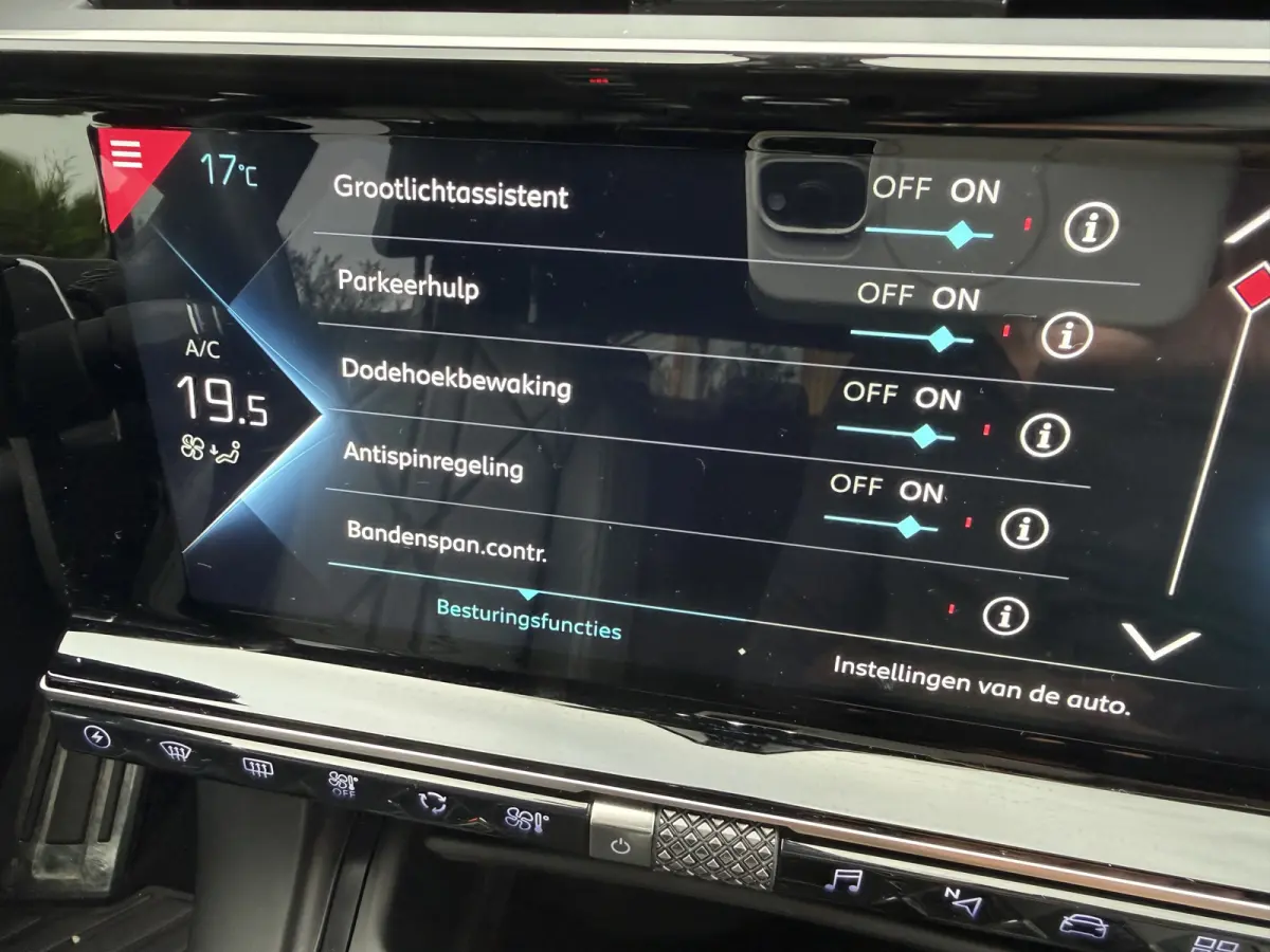 E-Tense Rivoli Aut. SOH 91% | PHEV 225pk | Leer | Navi & CarPlay | Camera