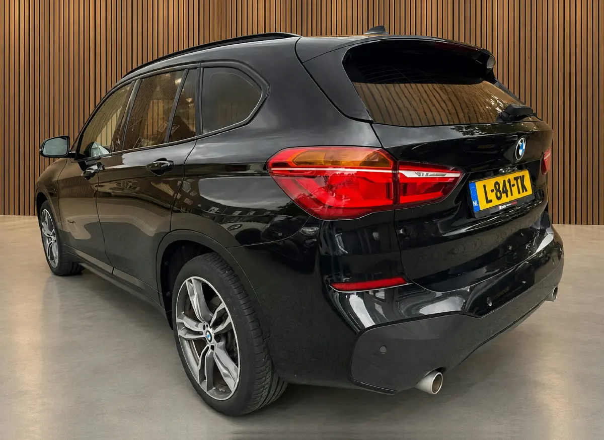 sDrive20i 192pk Executive, M Sport | Pano | CarPlay | Hud