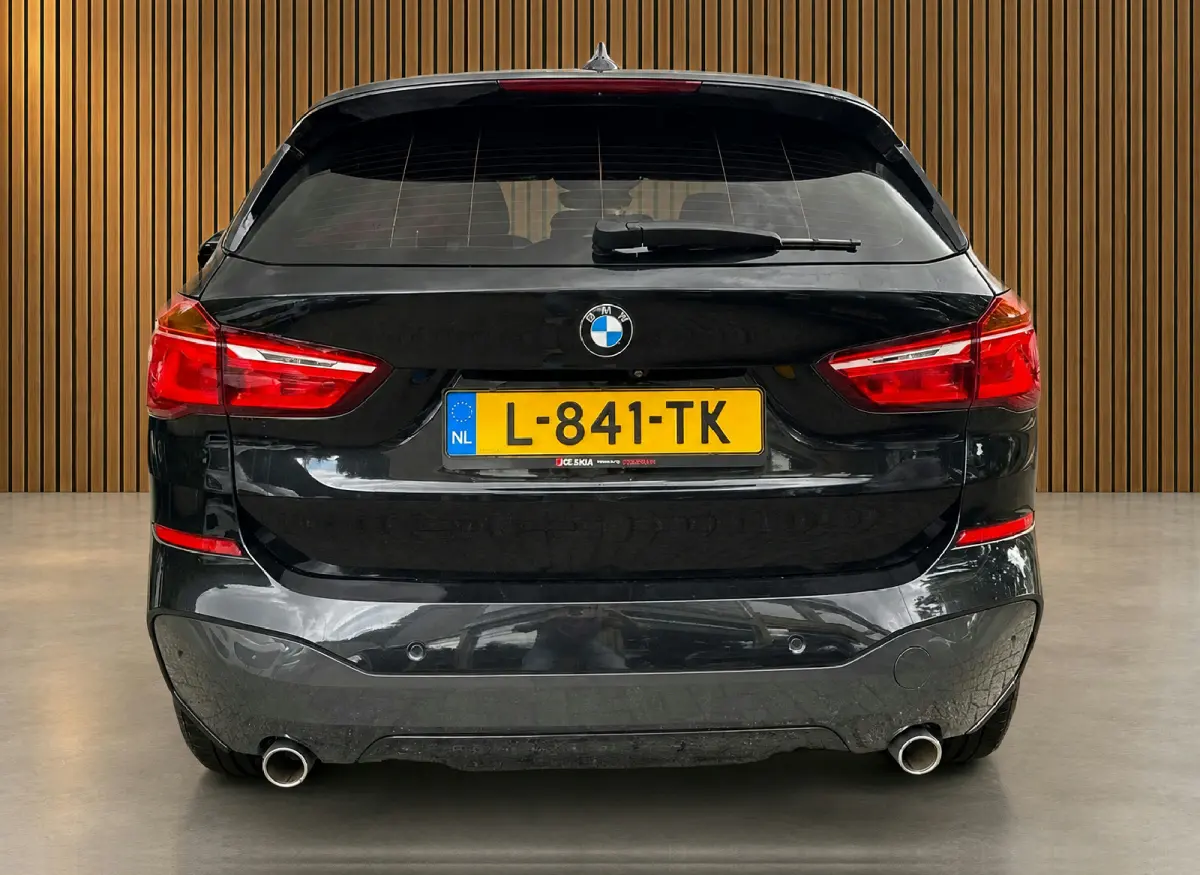 sDrive20i 192pk Executive, M Sport | Pano | CarPlay | Hud