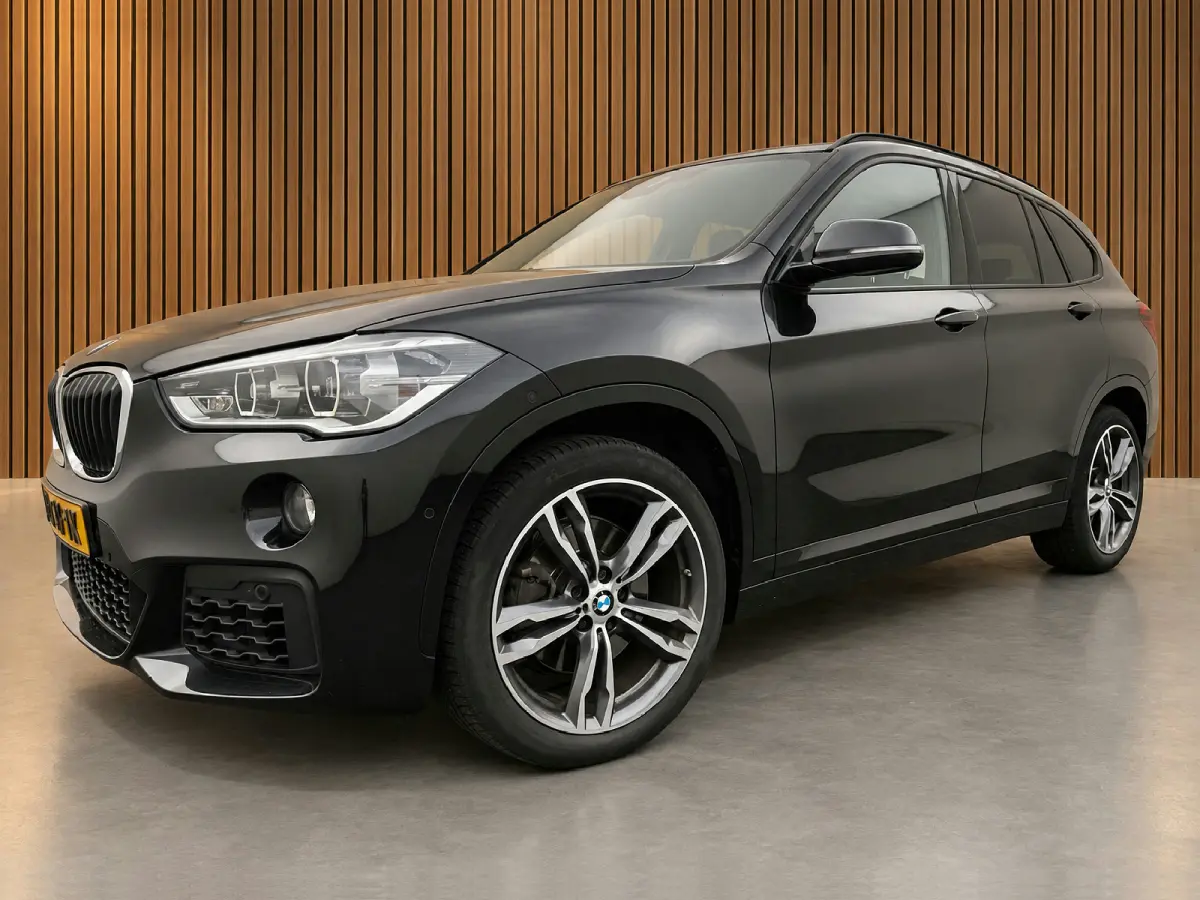 sDrive20i 192pk Executive, M Sport | Pano | CarPlay | Hud