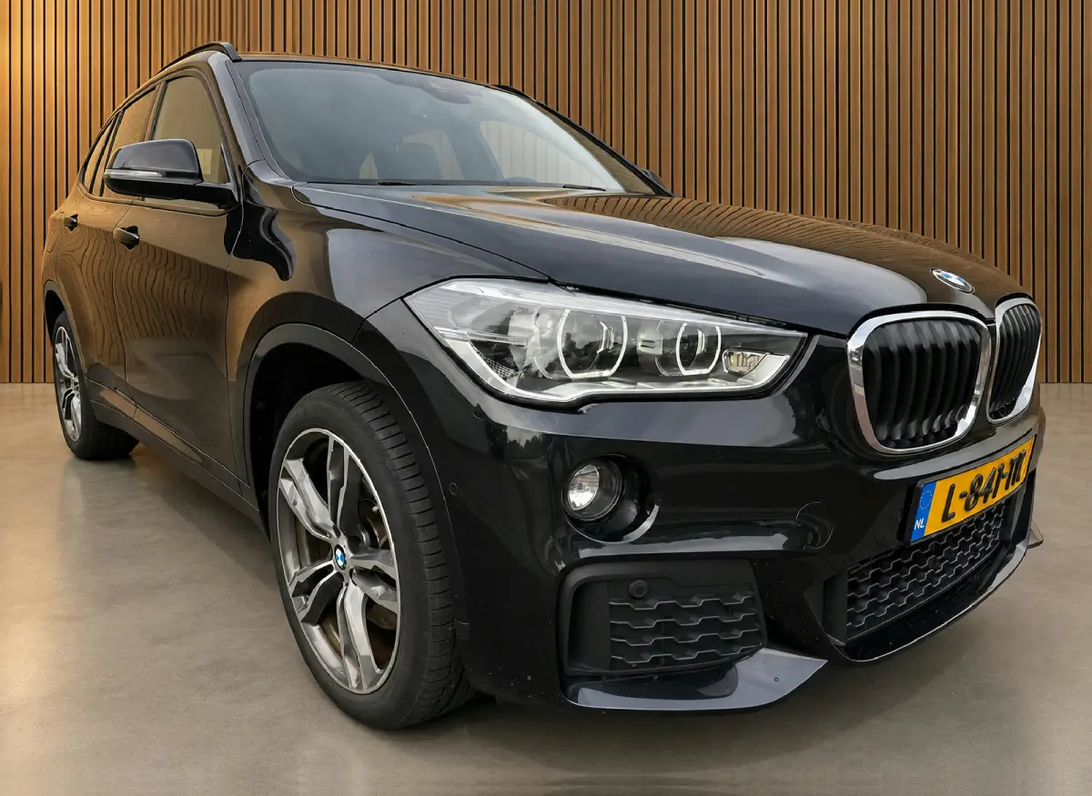 sDrive20i 192pk Executive, M Sport | Pano | CarPlay | Hud