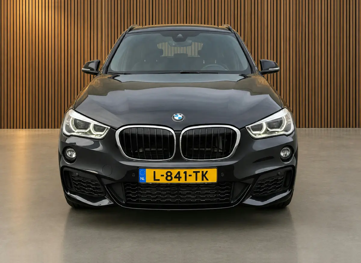 sDrive20i 192pk Executive, M Sport | Pano | CarPlay | Hud
