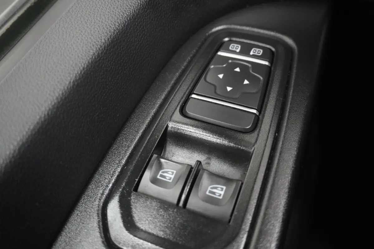 2.0 dCi L2 EURO 6 - Airco - Cruise - Carkit - €23.950,- Excl.