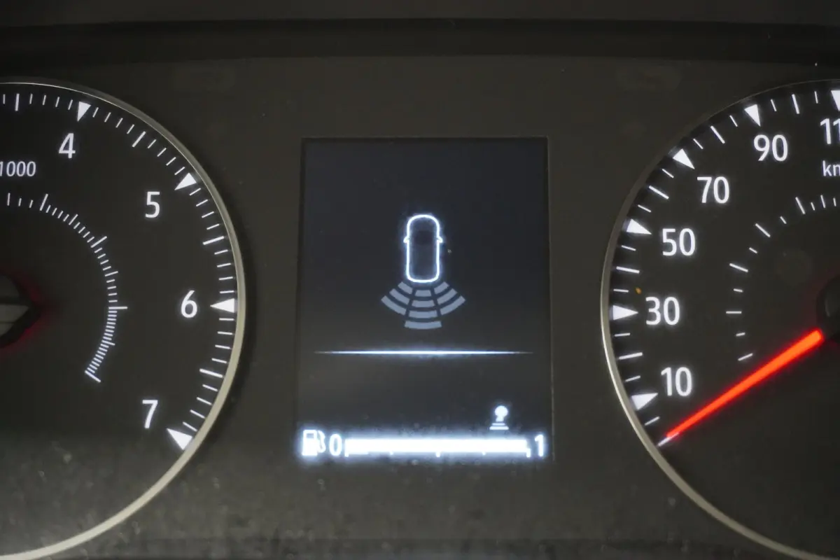 2.0 dCi L2 EURO 6 - Airco - Cruise - Carkit - €23.950,- Excl.