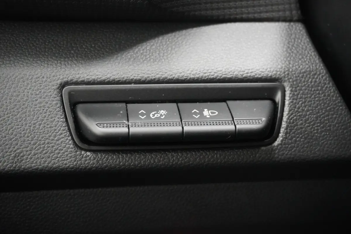 2.0 dCi L2 EURO 6 - Airco - Cruise - Carkit - €23.950,- Excl.