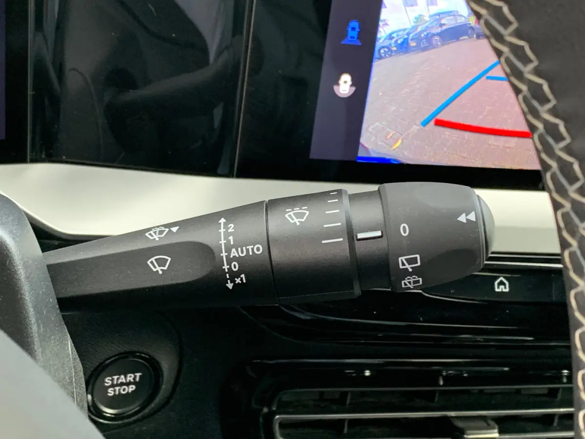 Edition Airco | Camera | Cruise Adaptief | DAB | LED | LMV 16" | Navi | PDC V&A | Stoelverwarming |