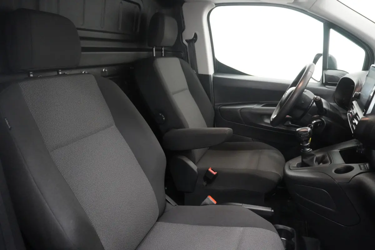 1.5 D-4D EURO 6 - Airco - Cruise - PDC - €12.950,- Excl.