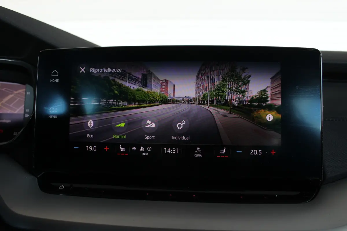 1.5 e-TSI Sport Business Carplay | Stoelverw. | Cruise | LED | Sportstoelen | Sfeerverl. | 18" LMV | PDC V+A