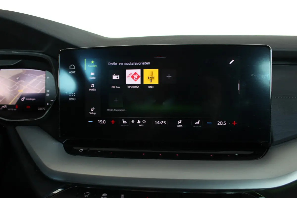 1.5 e-TSI Sport Business Carplay | Stoelverw. | Cruise | LED | Sportstoelen | Sfeerverl. | 18" LMV | PDC V+A