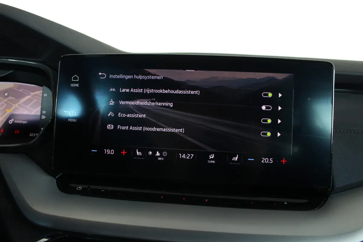 1.5 e-TSI Sport Business Carplay | Stoelverw. | Cruise | LED | Sportstoelen | Sfeerverl. | 18" LMV | PDC V+A