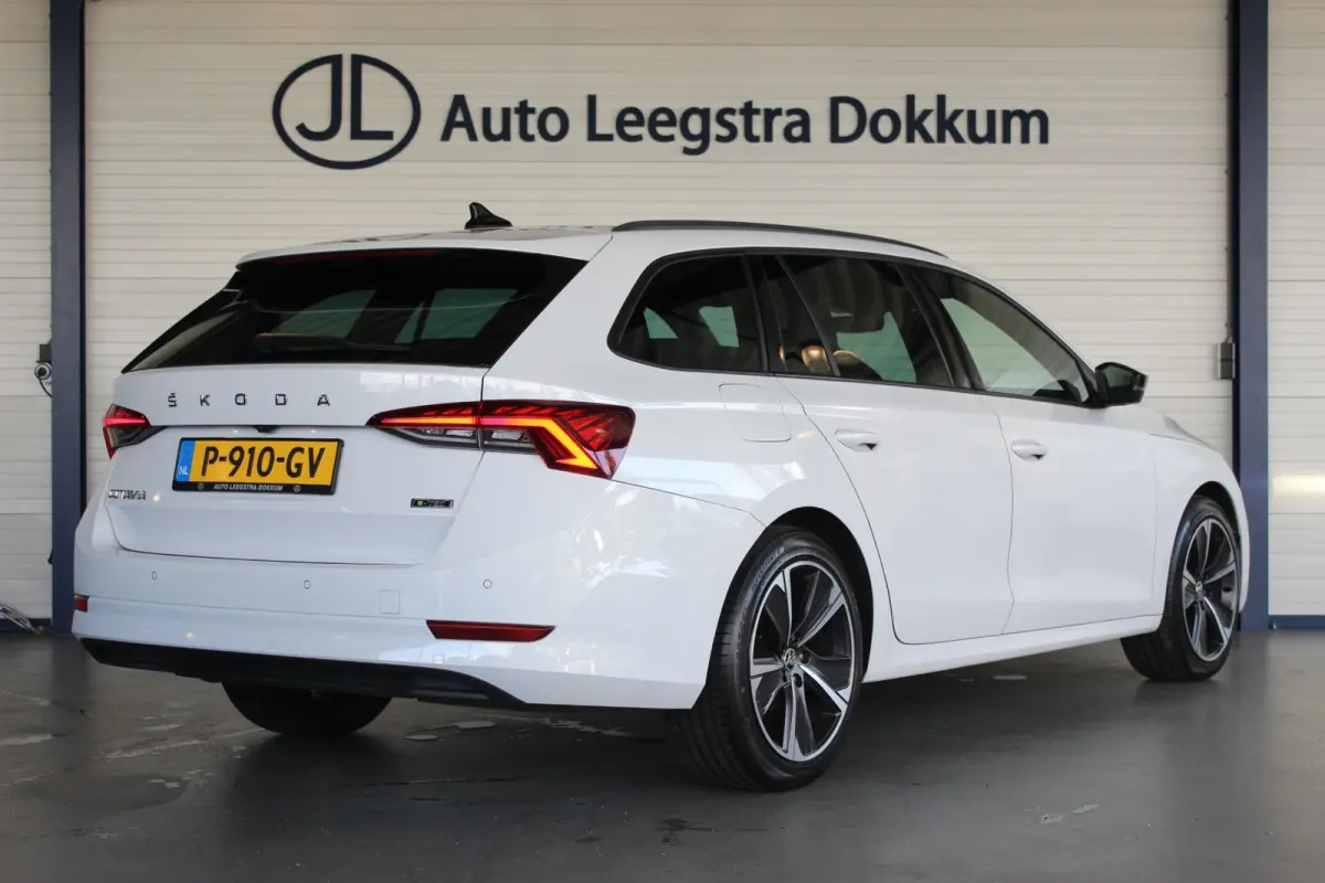 1.5 e-TSI Sport Business Carplay | Stoelverw. | Cruise | LED | Sportstoelen | Sfeerverl. | 18" LMV | PDC V+A