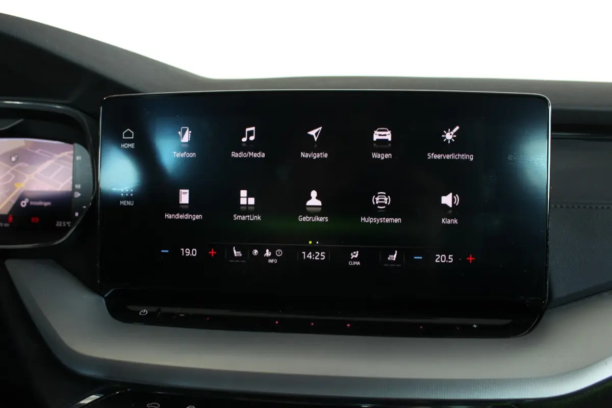 1.5 e-TSI Sport Business Carplay | Stoelverw. | Cruise | LED | Sportstoelen | Sfeerverl. | 18" LMV | PDC V+A