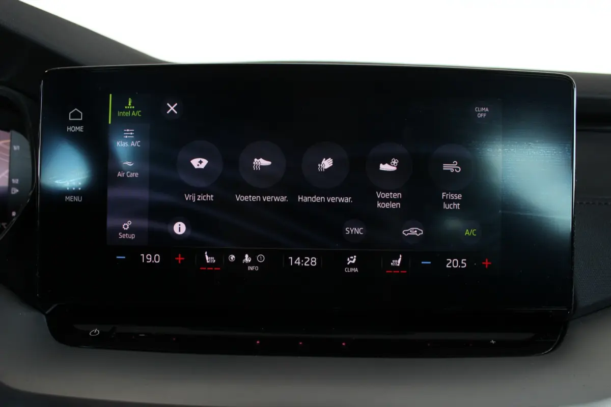 1.5 e-TSI Sport Business Carplay | Stoelverw. | Cruise | LED | Sportstoelen | Sfeerverl. | 18" LMV | PDC V+A