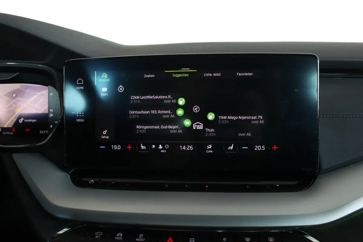 1.5 e-TSI Sport Business Carplay | Stoelverw. | Cruise | LED | Sportstoelen | Sfeerverl. | 18" LMV | PDC V+A