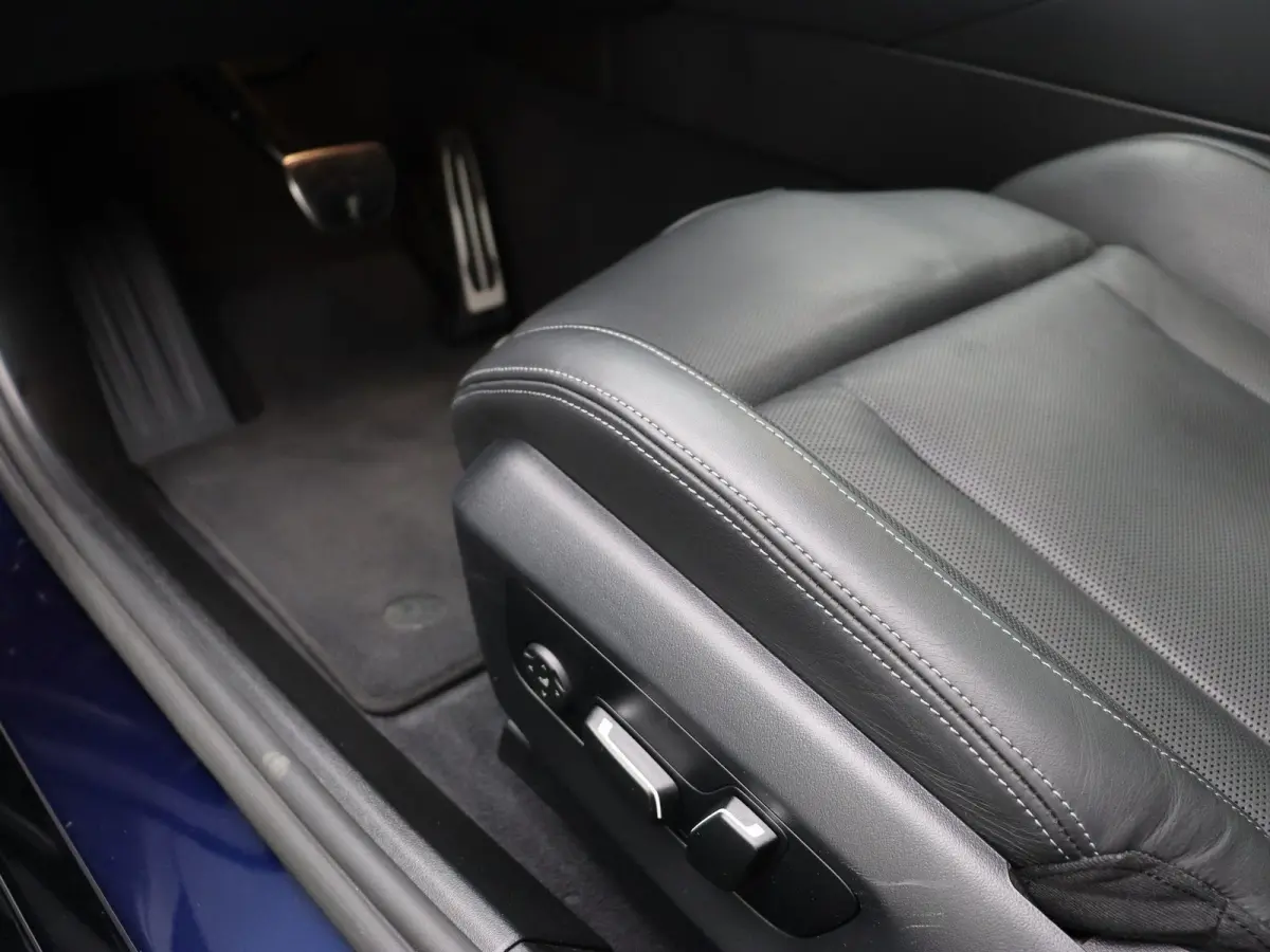 550e xDrive M Sportpakket Pro | Innovation Pack | Travel Pack | Comfort Pack | Stuurwielrand verwarmd | Trekhaak | Panoramadak | Driving Assistant Professional | Harman Kardon | 20''