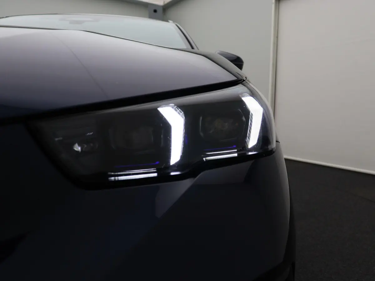 550e xDrive M Sportpakket Pro | Innovation Pack | Travel Pack | Comfort Pack | Stuurwielrand verwarmd | Trekhaak | Panoramadak | Driving Assistant Professional | Harman Kardon | 20''