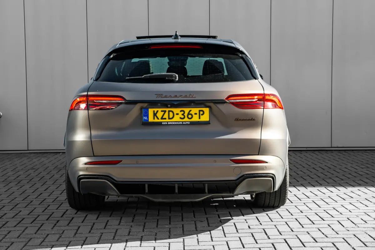 AWD Folgore 105kWh l Luchtvering l 360 gr Camera l High End Sound l Panoramadak l Stoelverkoeling l 20" Lm-velgen l