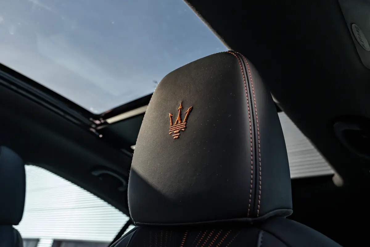 AWD Folgore 105kWh l Luchtvering l 360 gr Camera l High End Sound l Panoramadak l Stoelverkoeling l 20" Lm-velgen l