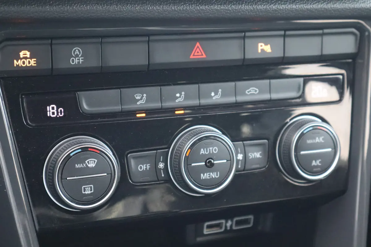 1.5 TSI Sport 150PK | Bandenspanningscontrolesysteem | Cruise control adaptief | Parkeersensor voor en achter