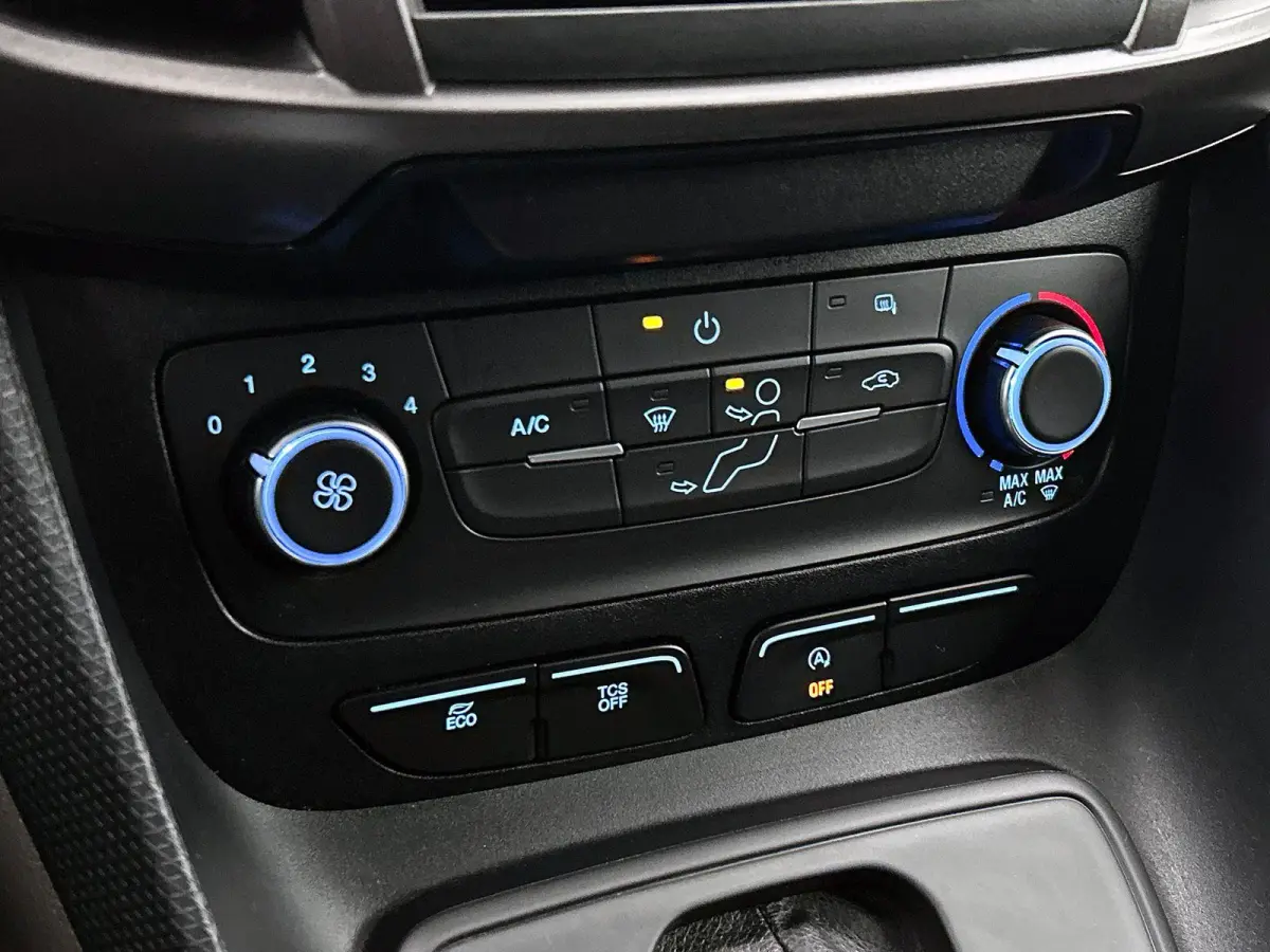 1.5 EcoBlue L2 Trend Automaat Navigatie Airco Cruise Control PDC Camera Trekhaak
