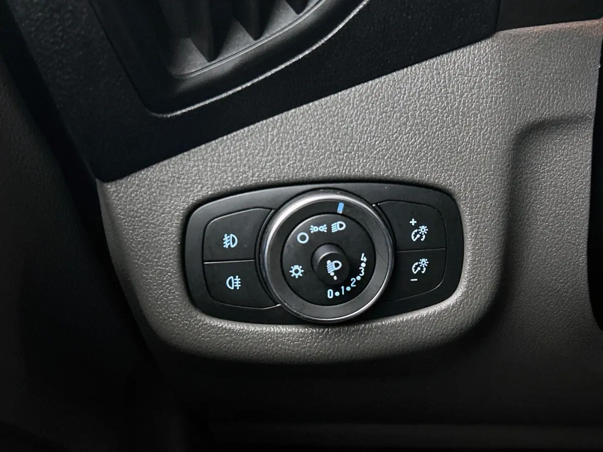 1.5 EcoBlue L2 Trend Automaat Navigatie Airco Cruise Control PDC Camera Trekhaak