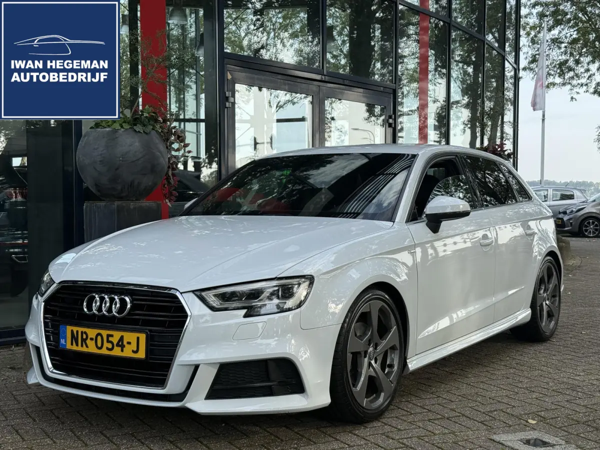 1.0 TFSI Sport S Line Edition | PDC | Climate control | Navigatie | Apple CarPlay/Android Auto | LM Velgen