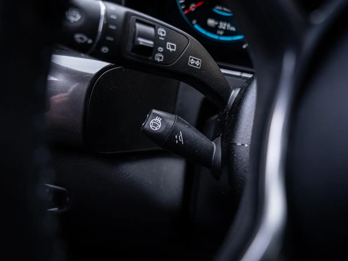 400 4MATIC Premium Plus 80 kWh ///AMG - Burmester l Pano l Laser Shield