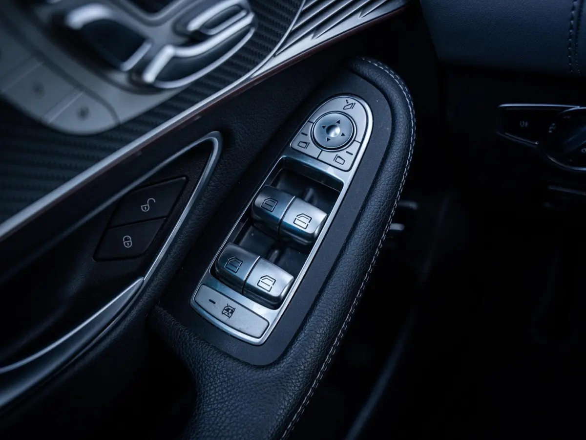 400 4MATIC Premium Plus 80 kWh ///AMG - Burmester l Pano l Laser Shield