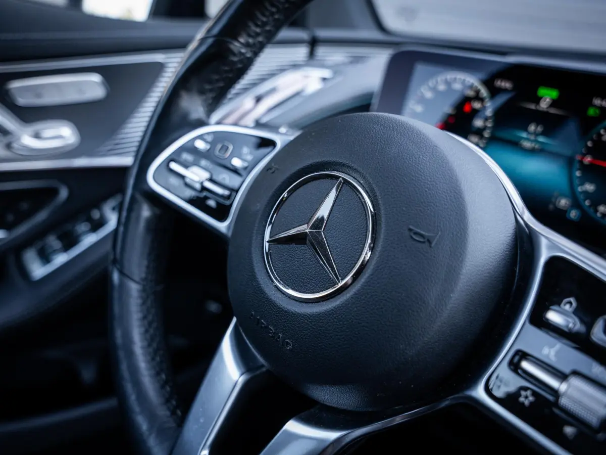 400 4MATIC Premium Plus 80 kWh ///AMG - Burmester l Pano l Laser Shield