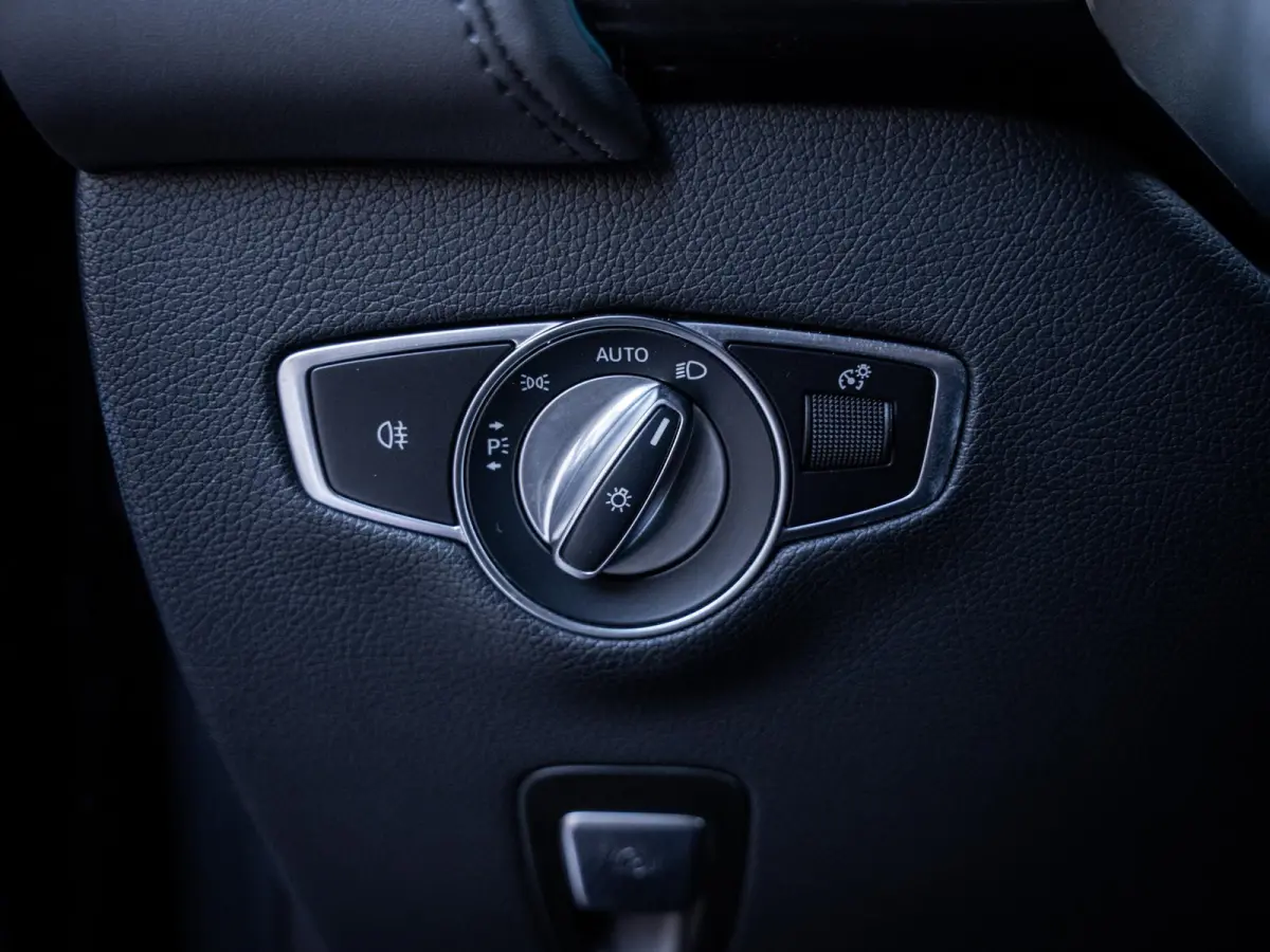 400 4MATIC Premium Plus 80 kWh ///AMG - Burmester l Pano l Laser Shield
