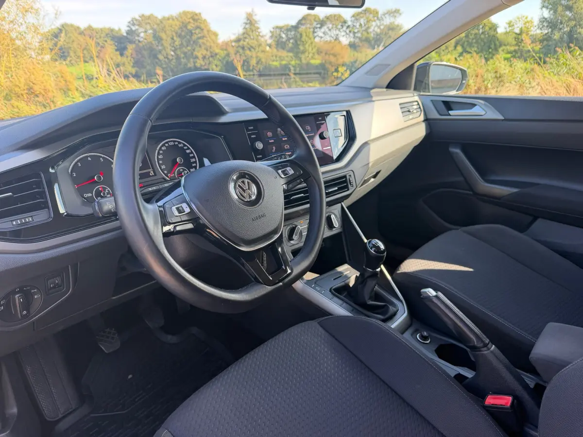1.0 TSI Comfortline Business - Deep Black - Carplay/Cruise/LMV