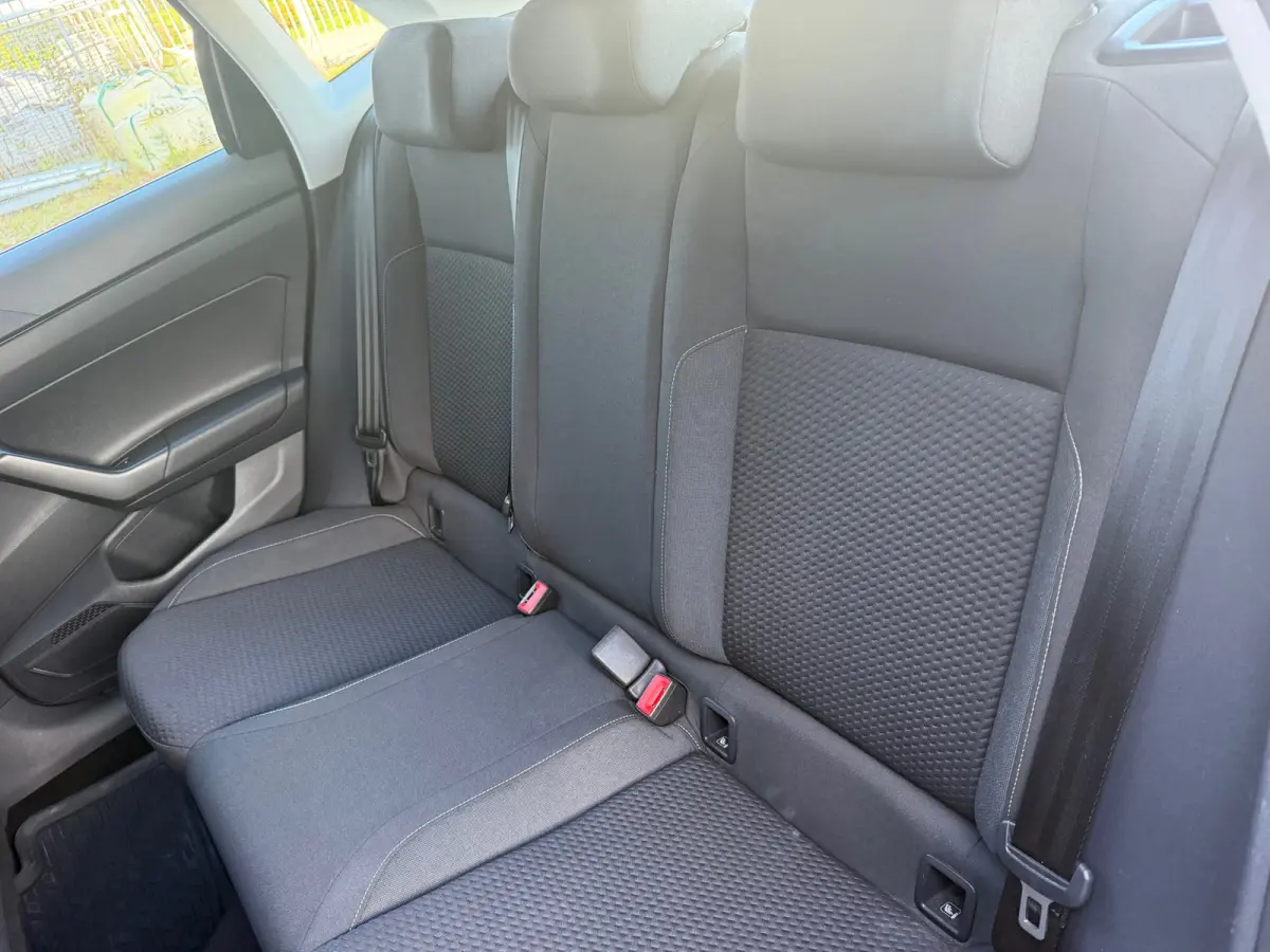 1.0 TSI Comfortline Business - Deep Black - Carplay/Cruise/LMV